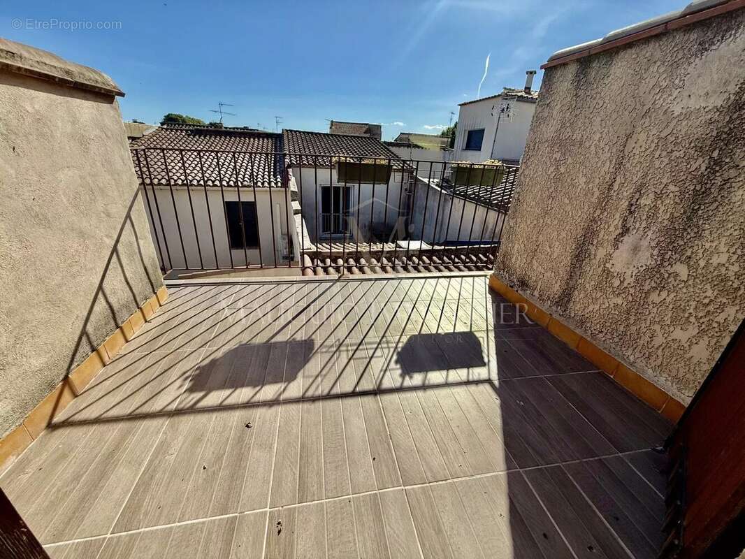 Maison à MAUGUIO