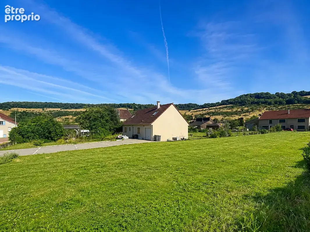 Terrain à SAVIGNY-SOUS-MALAIN