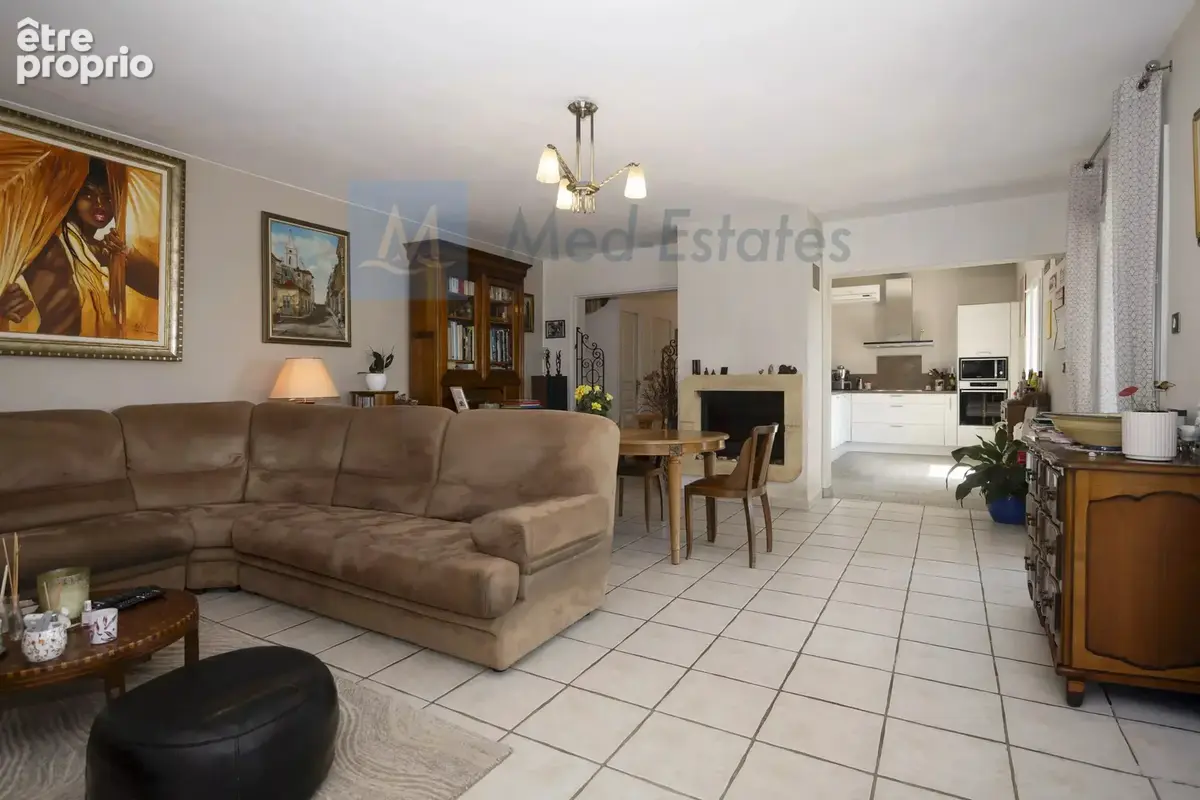 Maison - 2 chambres piscinable et extension possible avec vue panoramique sur le château et village de Grimaud - photo 12