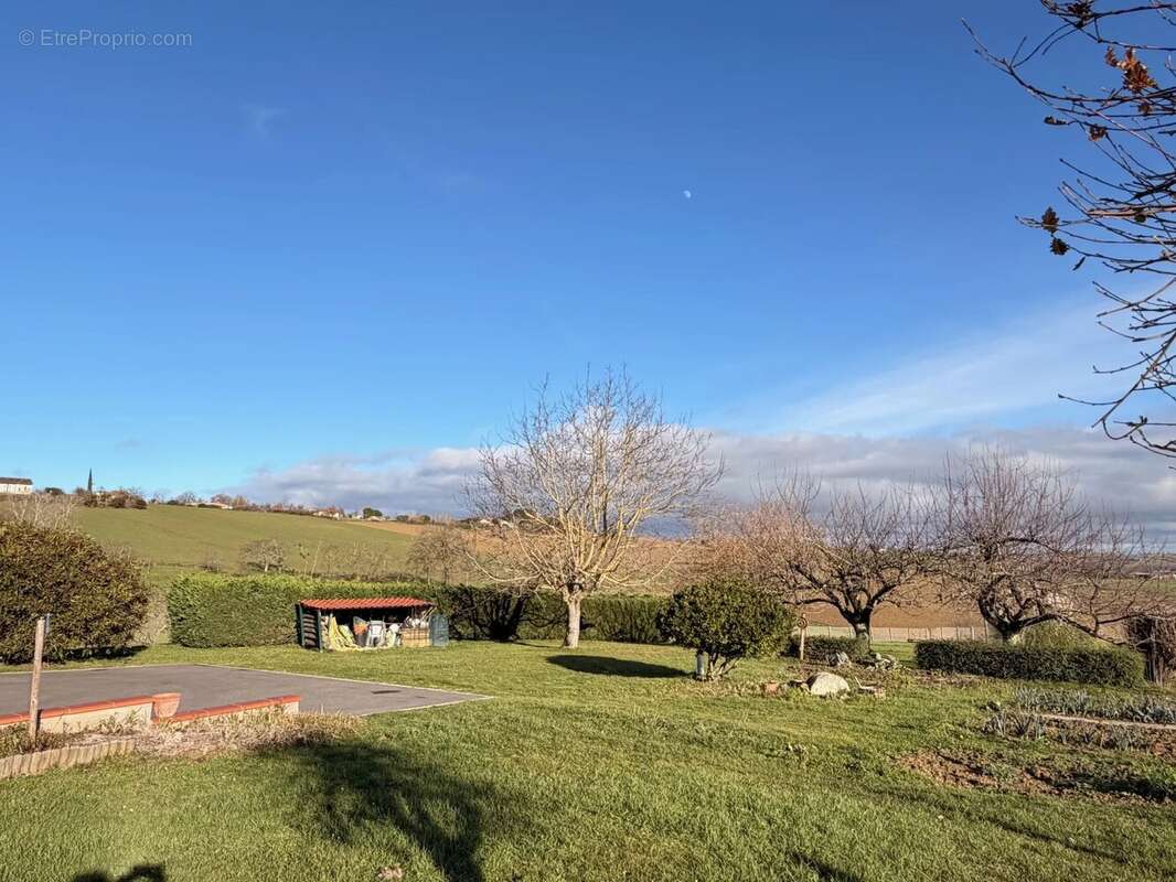 Traditonnelle de 130 m² sur 3136 m² de terrain avec vue - photo 3