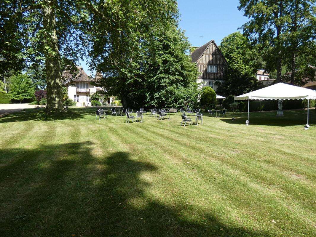 Maison à CHERISY