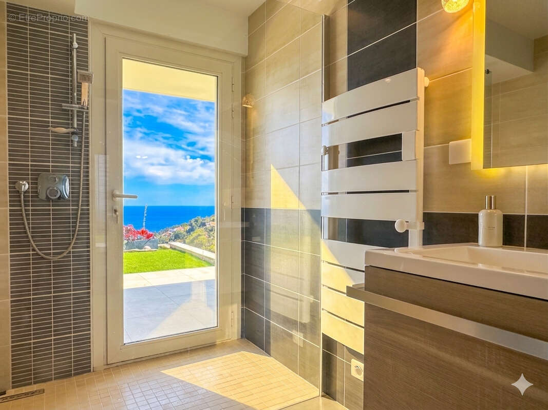 À vendre villa contemporaine 5 chambres garage double piscine vue mer les issambres - photo 12