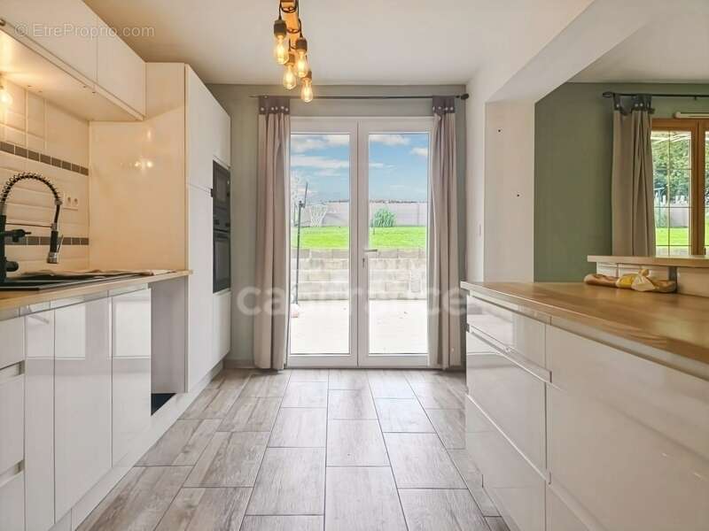 Maison à VILLAINES-SOUS-LUCE