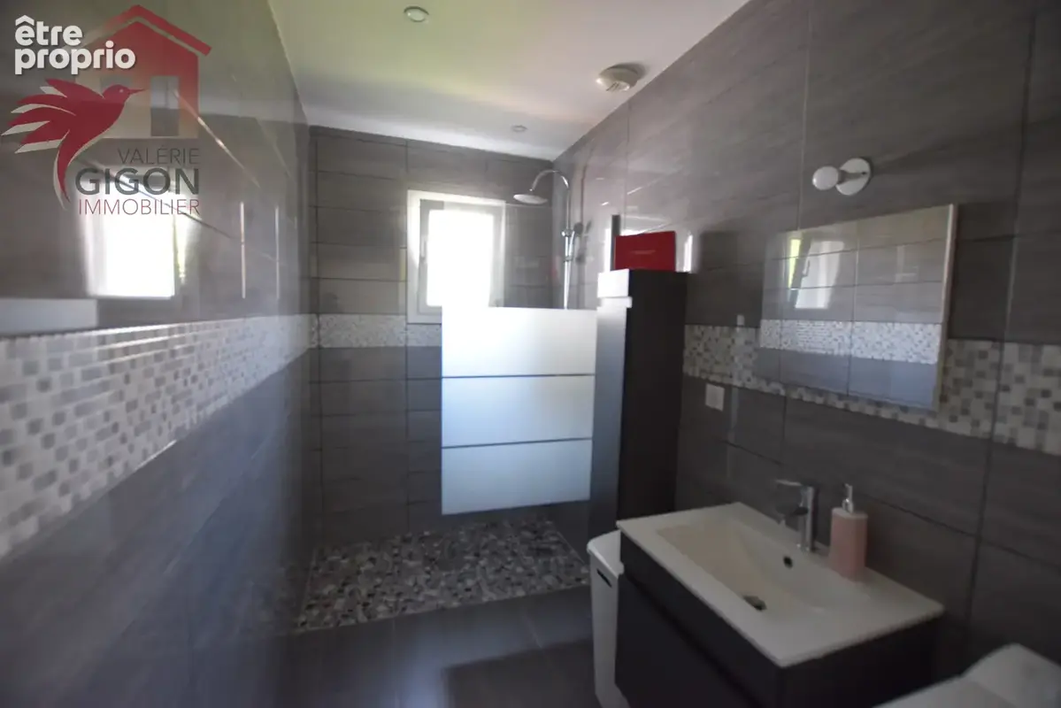 Immeuble recent comprenant 2 appartements f5 avec  terrasse et jardin privatif - photo 5