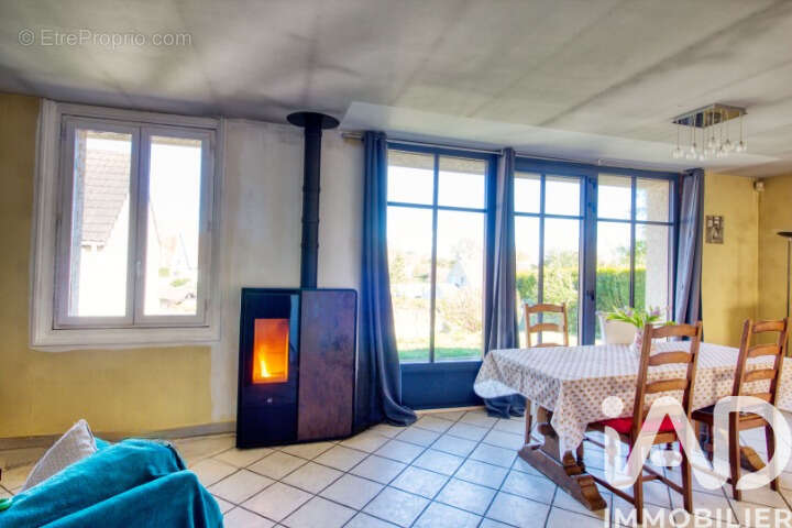 Photo 3 - Maison à VIGNY
