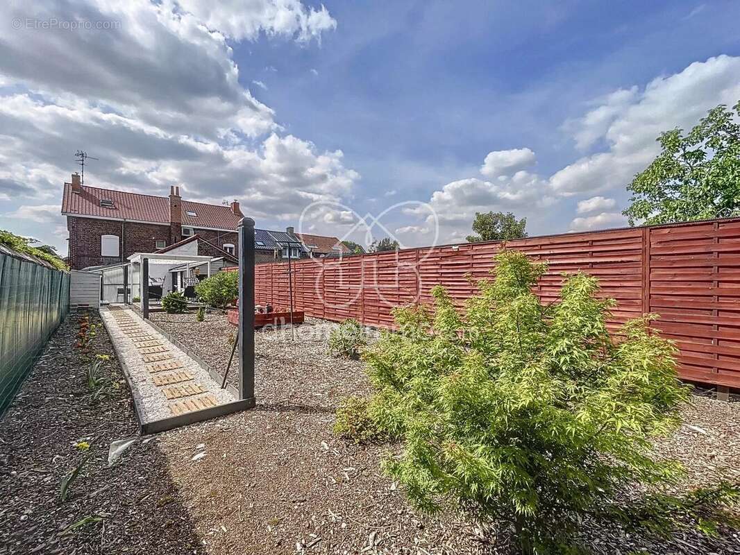 Maison à ROOST-WARENDIN