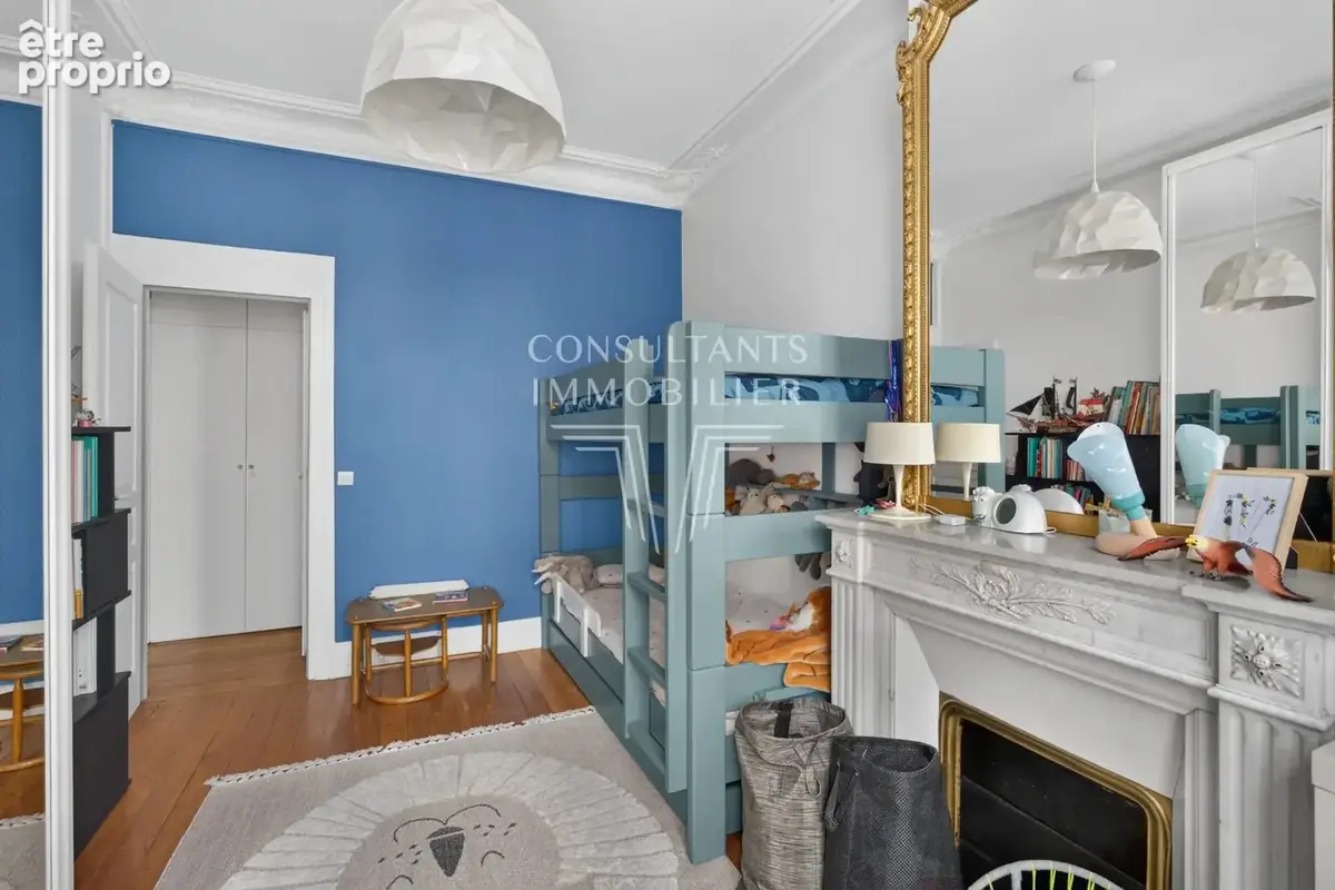 Ternes/wagram. parfait état, trois chambres - photo 8