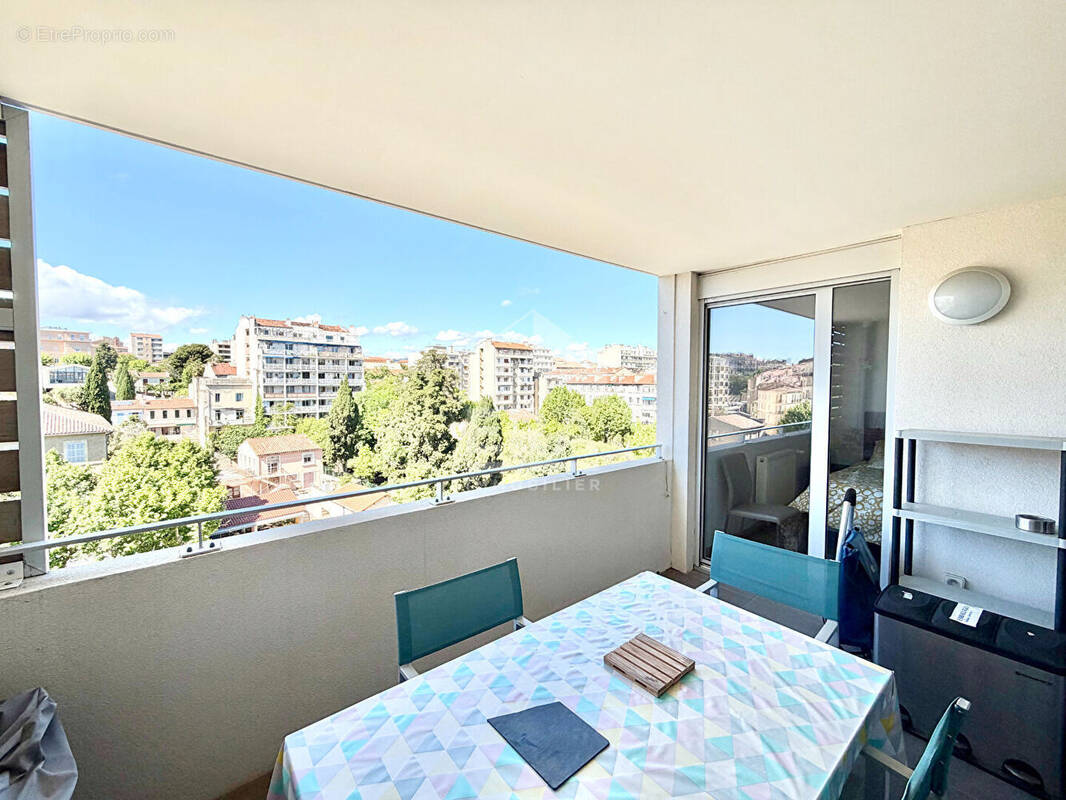 Appartement à MARSEILLE-5E