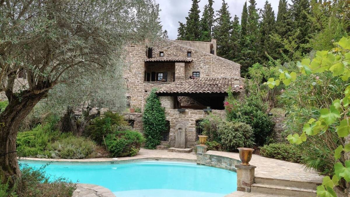 Maison à VEYRAS