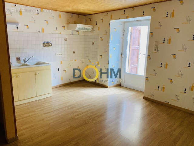 maison de village avec commerce - photo 8