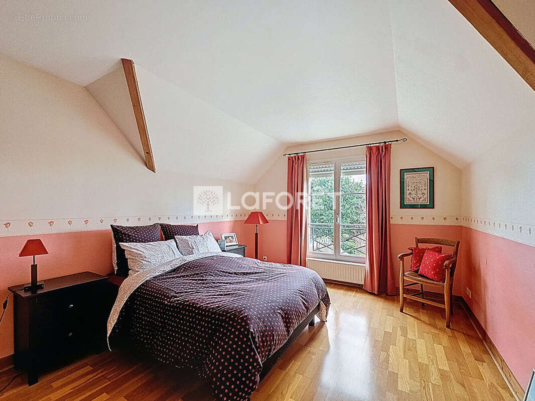 Maison à LINAS