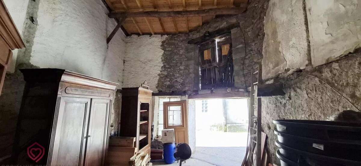 Maison à SAINT-PAUL-DE-JARRAT