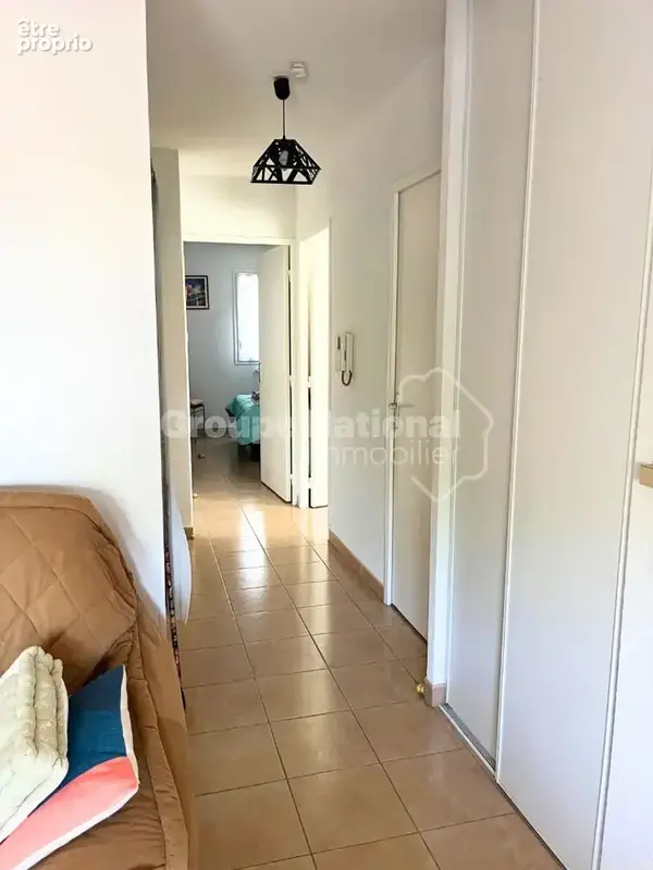 T2 de 44m² climatisé et traversant + 2 places de parkings privatives dans une copropriété prisée - photo 11