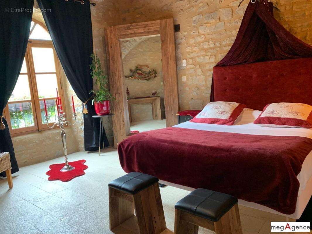 Maison à SAINTE-ENIMIE