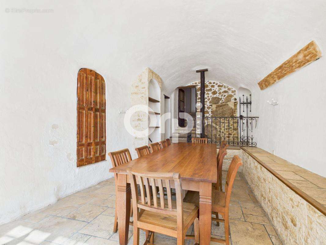 Maison à TOURRETTES