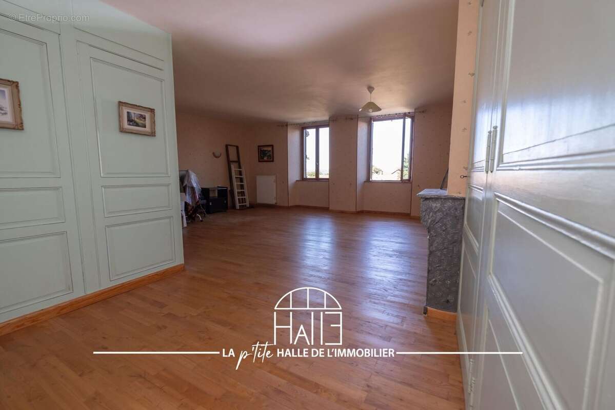 Maison à VERNEUIL-SUR-VIENNE