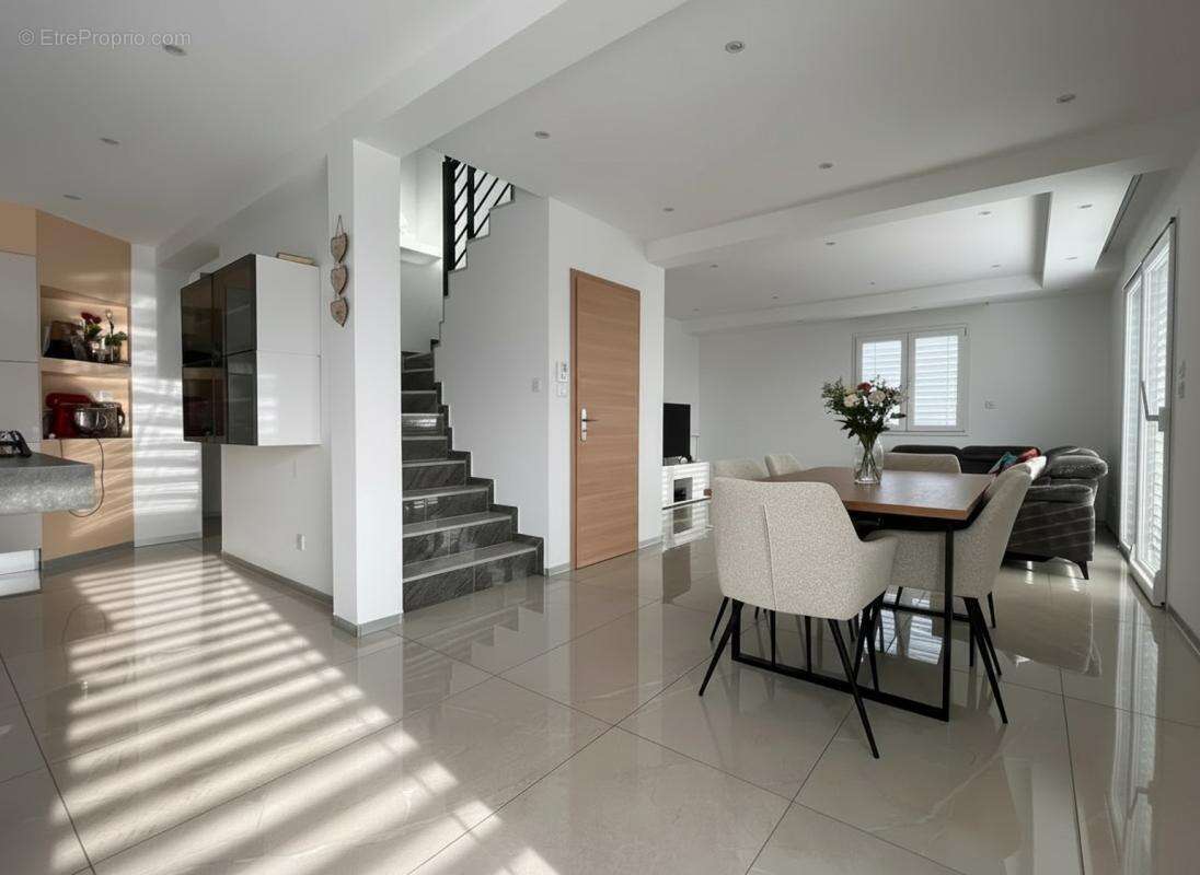 Maison 130 m² à Denney  - photo 2