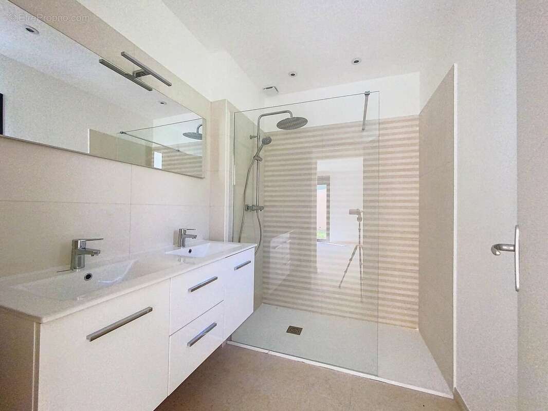 Maison à TOURRETTE-LEVENS