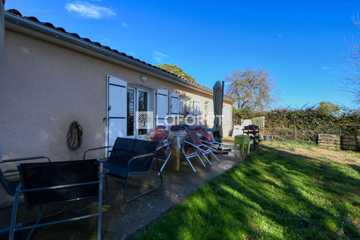 Maison à MONTANS