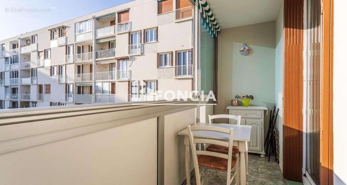 Appartement à LA VALETTE-DU-VAR