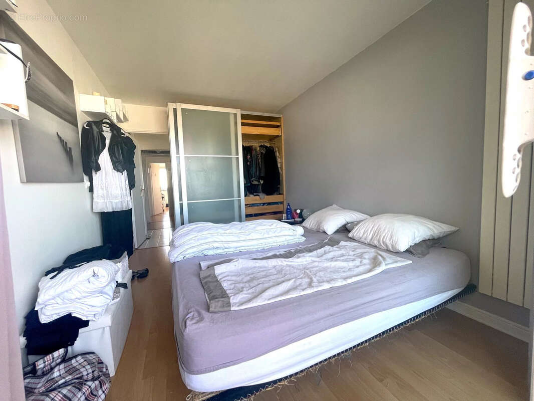Appartement à COURBEVOIE