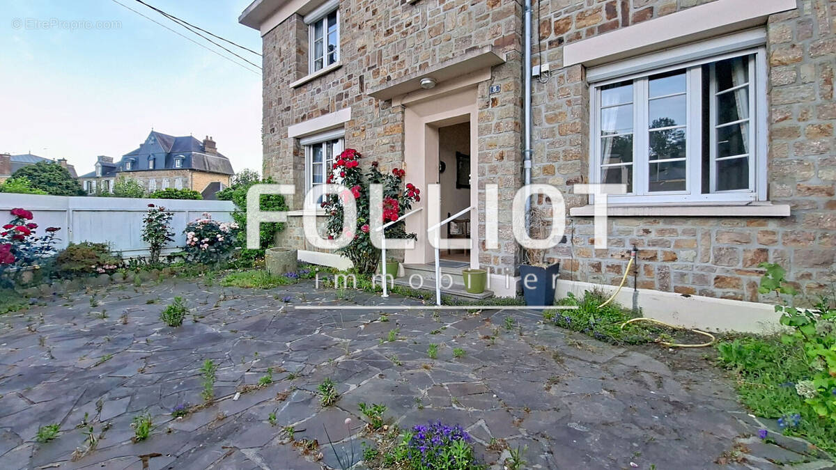 Maison à VILLEDIEU-LES-POELES