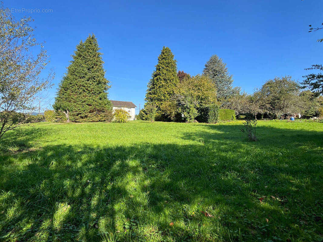 Maison à LA JONCHERE-SAINT-MAURICE