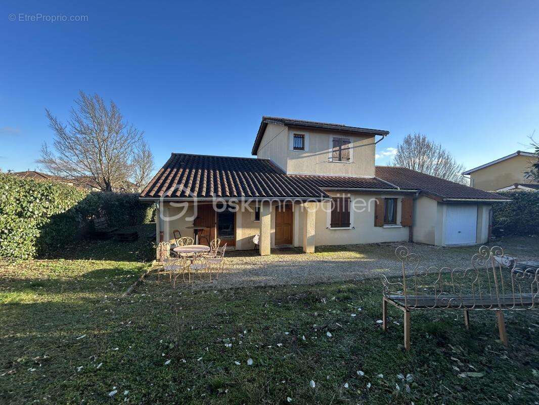 Maison à VILLEFONTAINE