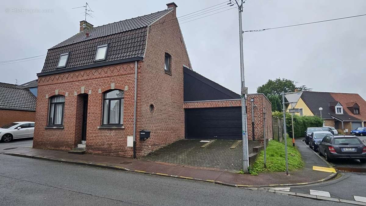 Maison à NEUVILLE-EN-FERRAIN