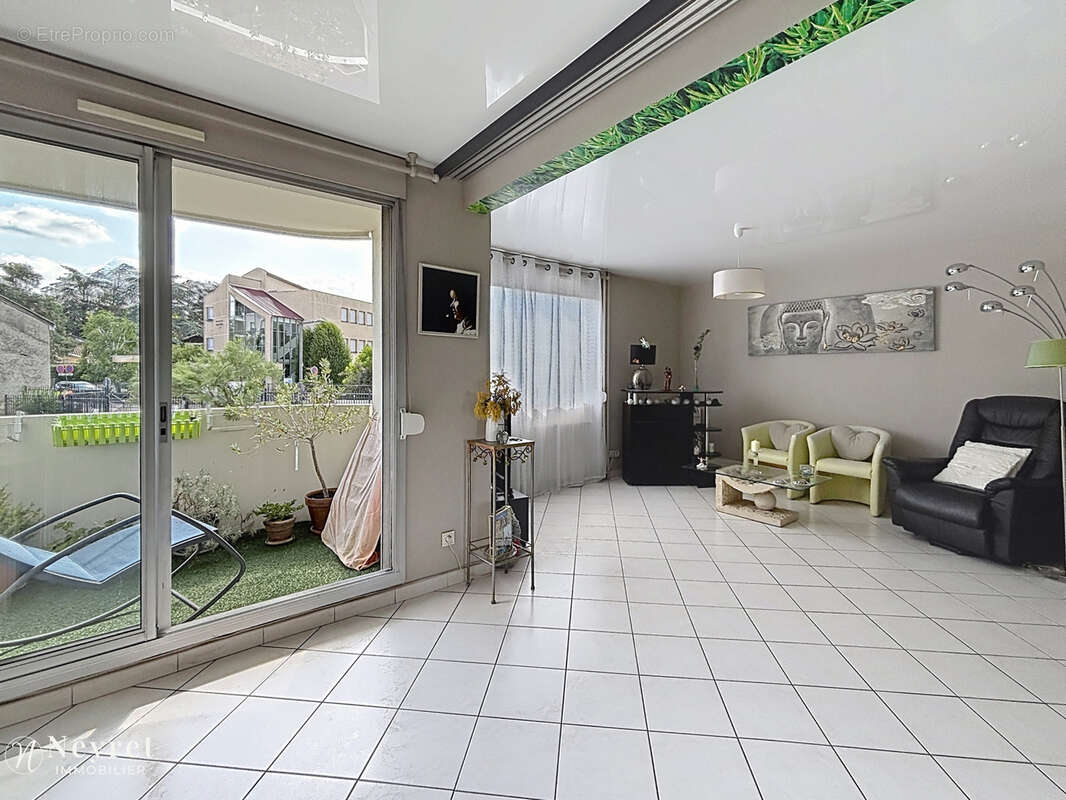 Appartement à OULLINS