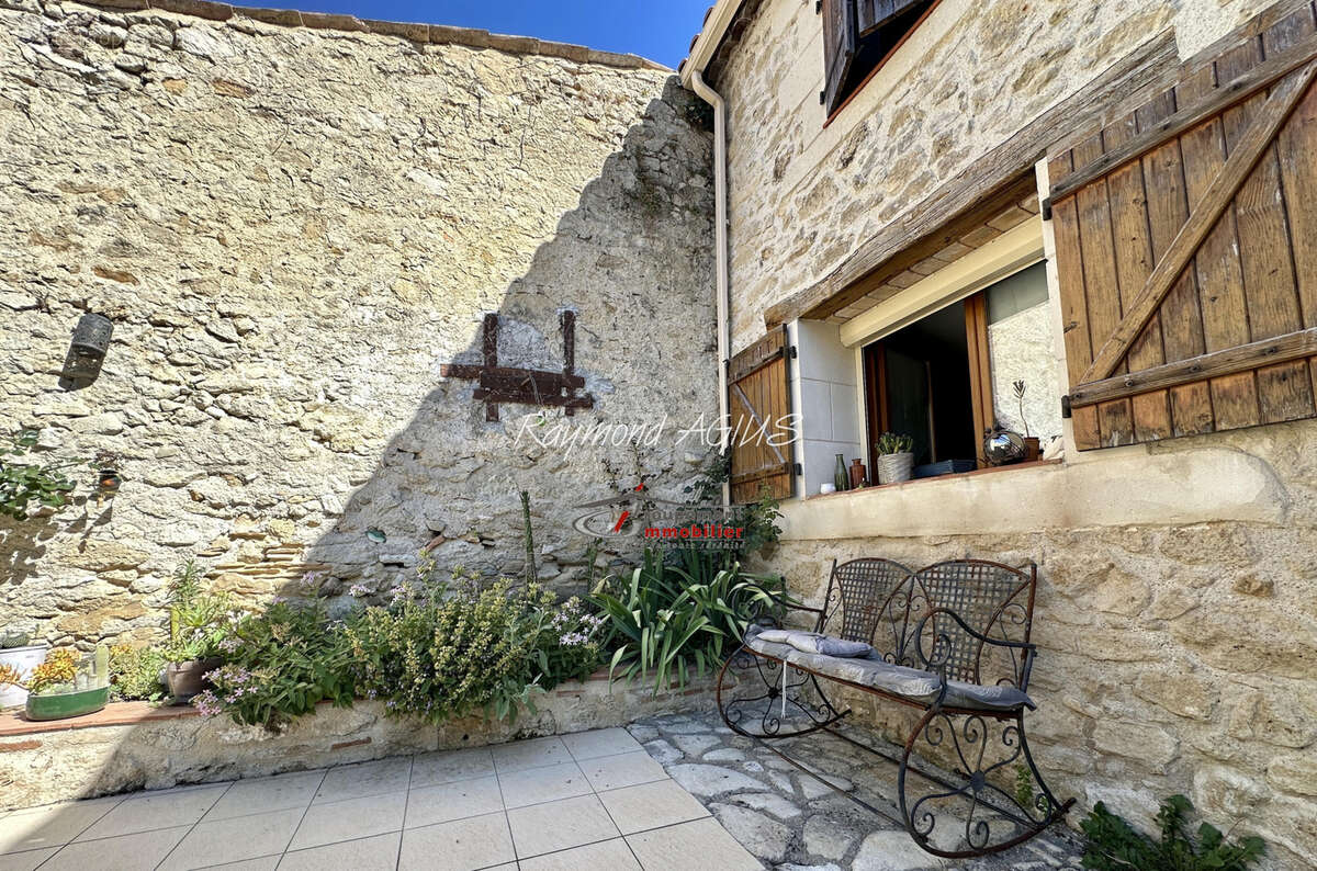 Charmante propriété de village rénovée de 7 chambres avec potentiel de revenus - photo 36