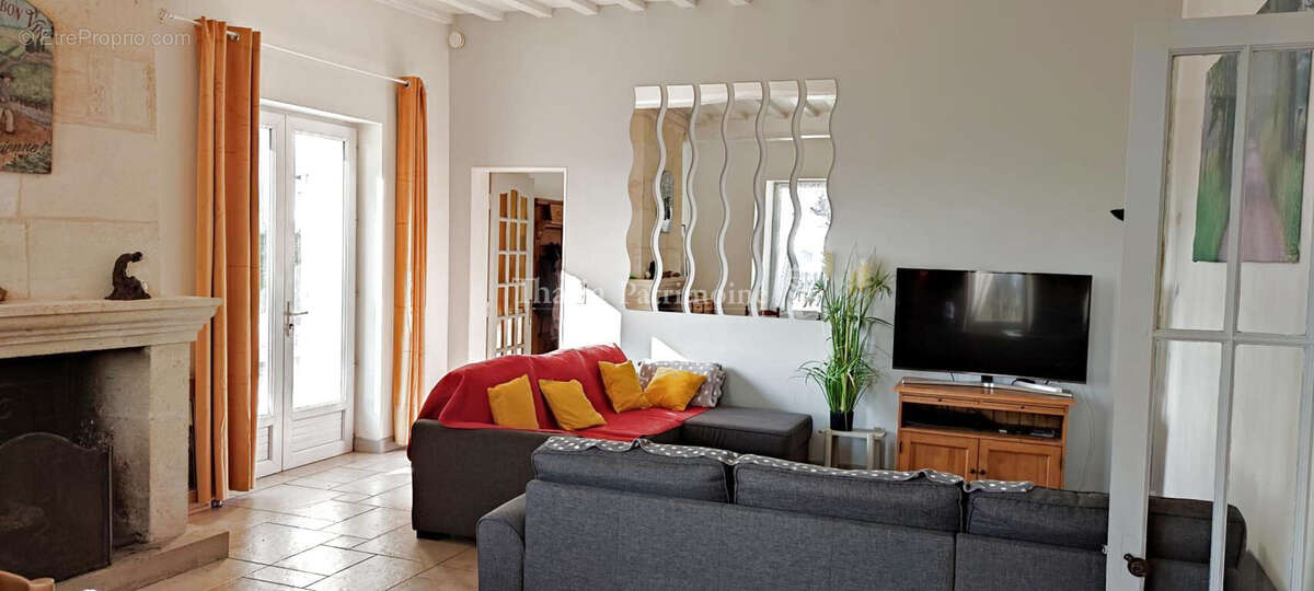 Propriete saint emilion. 380 m2 de surface habitable et 2800 m2 de terrain avec piscine - photo 14