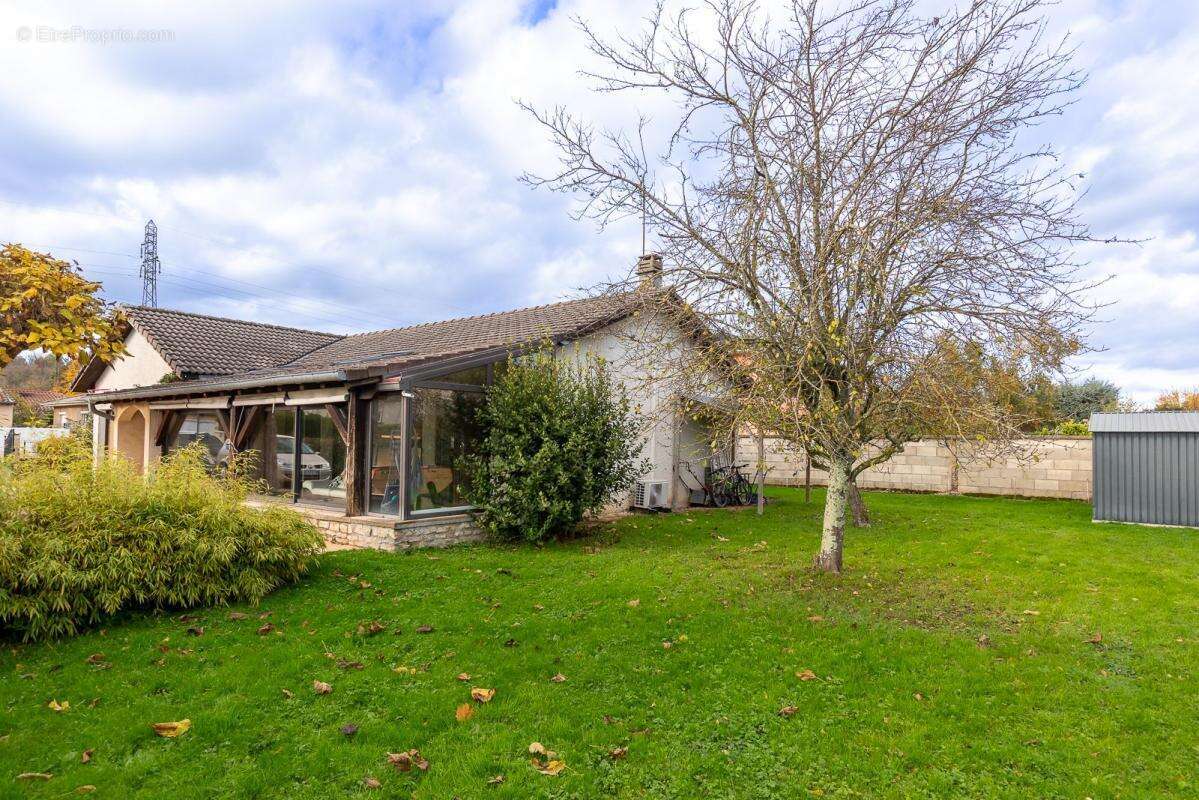 Maison à SAINT-MARTIN-BELLE-ROCHE