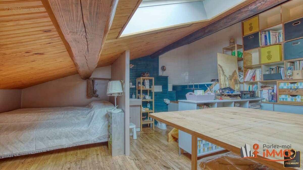 Appartement à SAINT-JEAN-BONNEFONDS