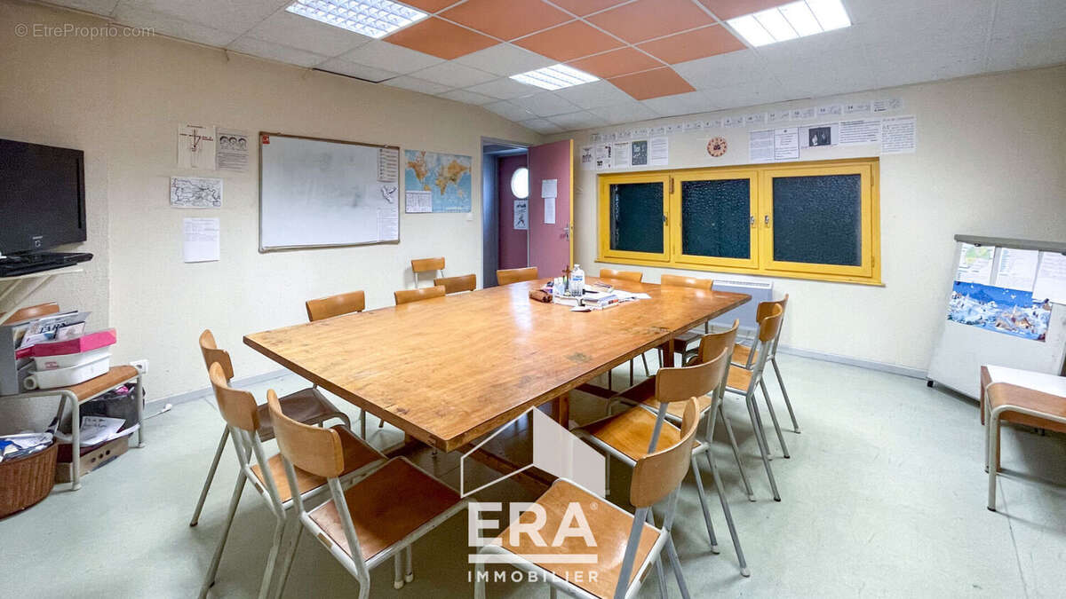 Commerce à SAINT-JUERY