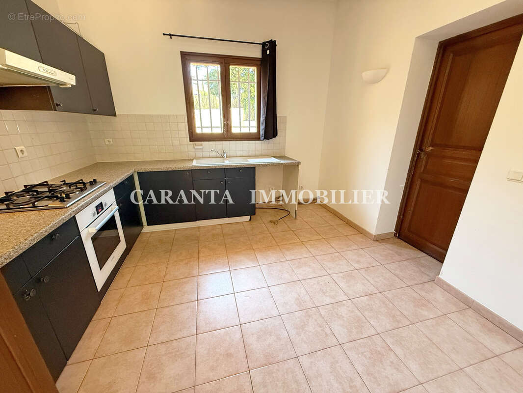 Vente villa 4 pièces Sainte-Maxime proche centre ville avec garage et piscinable - photo 10