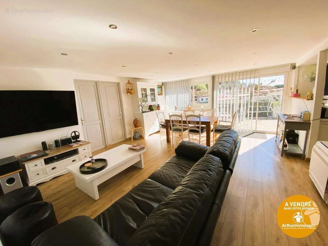 Maison à BORMES-LES-MIMOSAS