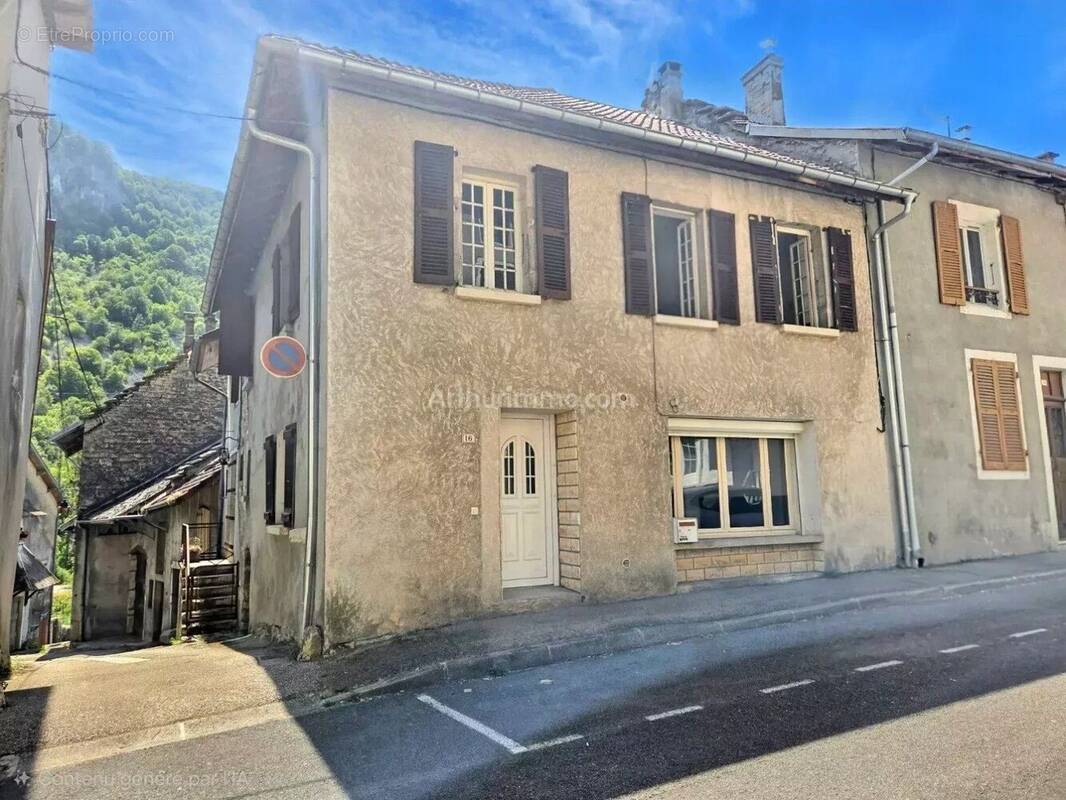 Maison à ROSSILLON
