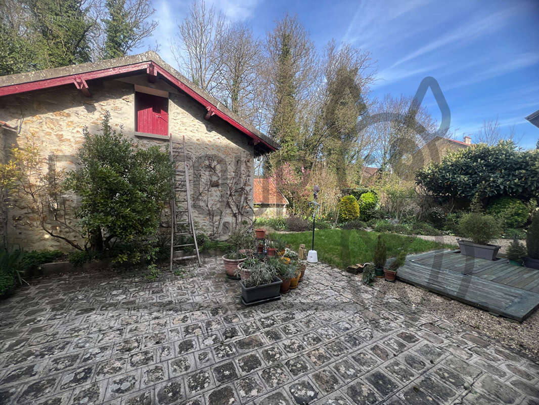 Maison à COULOMMIERS