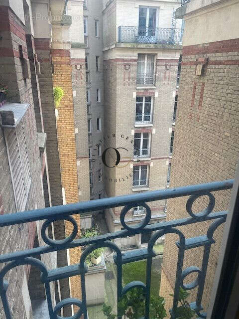 Appartement à PARIS-14E