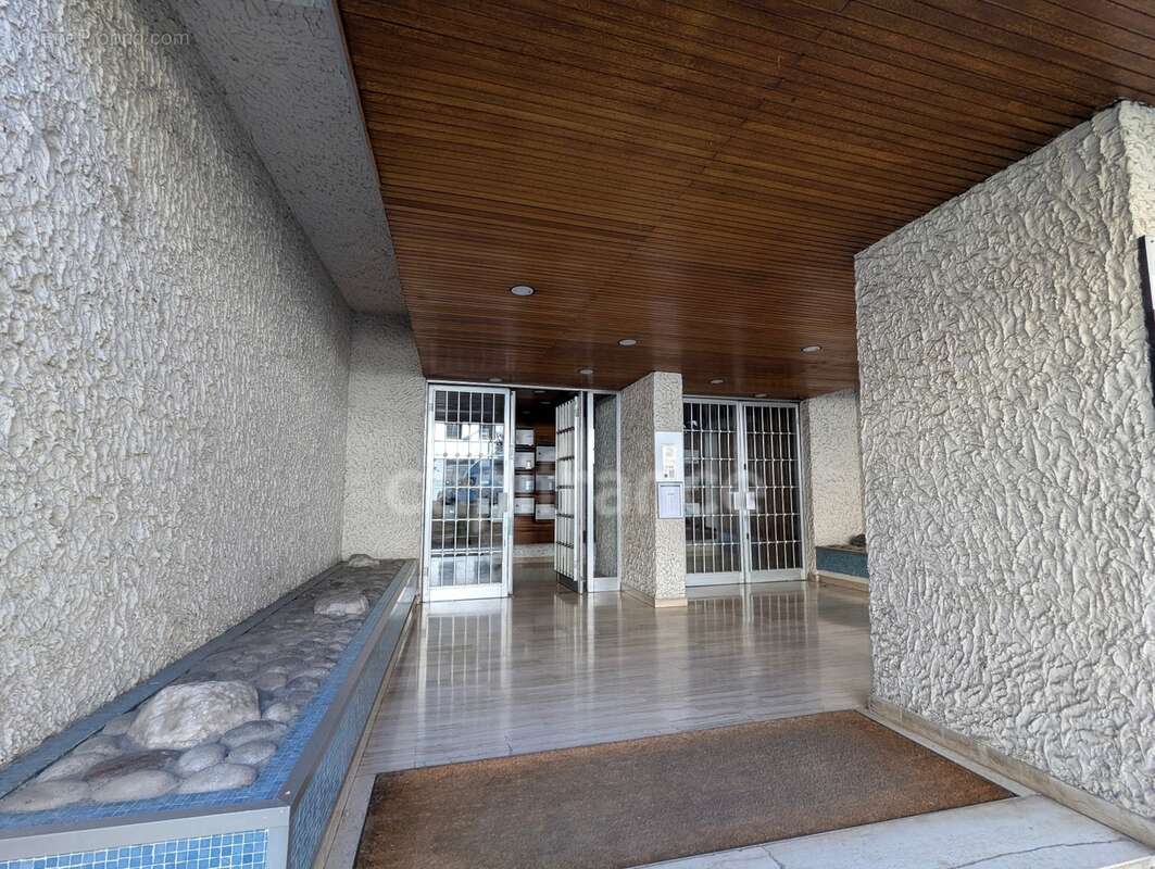 Appartement à vendre 3 pièces GRENOBLE (38) - Bel appartement de 54 m² avec cave et garage, au centre de Grenoble - photo 15