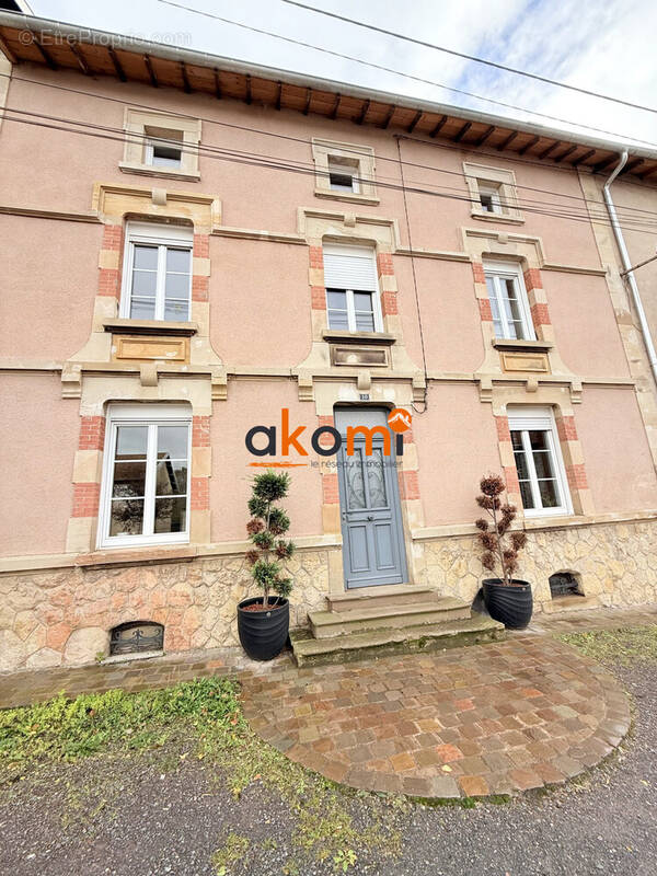 Maison à DOMEVRE-SUR-VEZOUZE