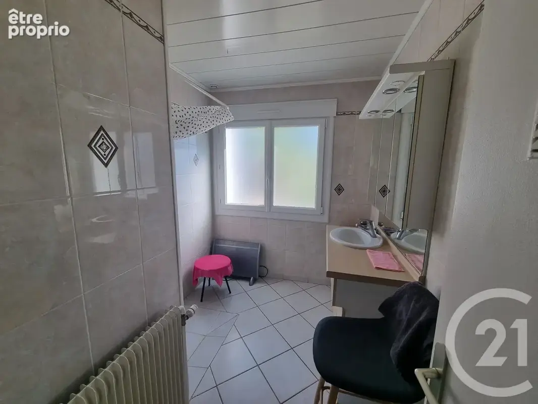 Maison 4 pièces 85 m² à vendre à La Chapelle-Naude (71500) - photo 11