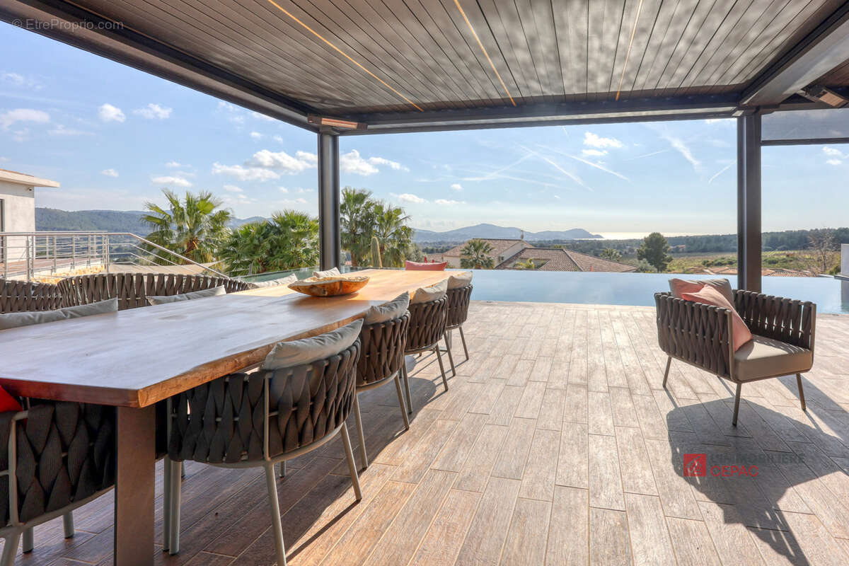 Maison à LA CADIERE-D'AZUR