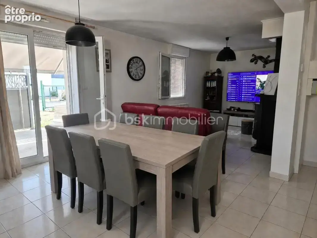 Maison de 86 m² – 3 chambres – Terrain clos de 600 m² – Garage de 40 m² – Lanhelin (Mesnil-Roc'h) - photo 4