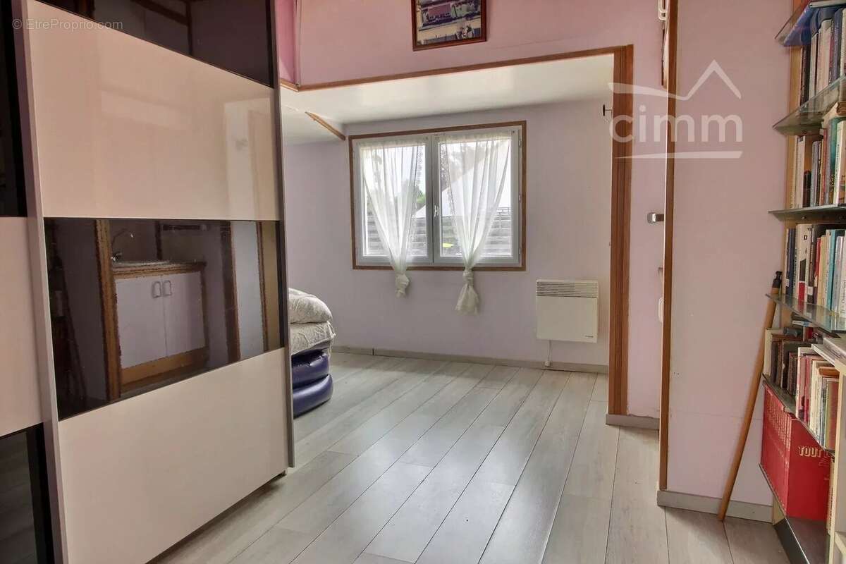 Maison au cœur du bourg, 3 chambres et grand garage - photo 8