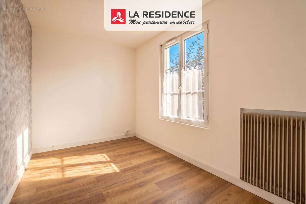 Maison 135 m² à Beauchamp  - photo 7