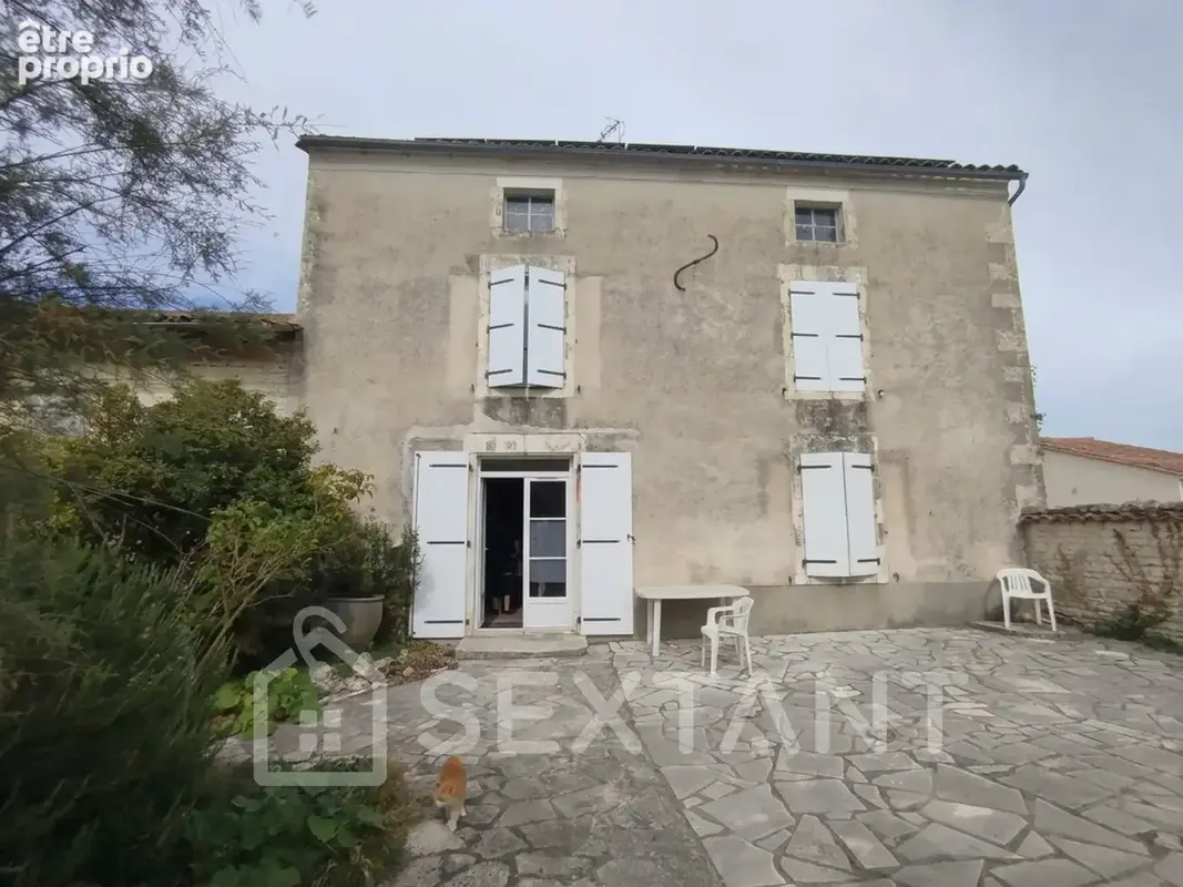 Maison à FOUQUEURE