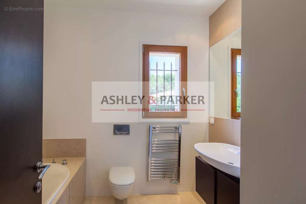 Maison à MOUANS-SARTOUX