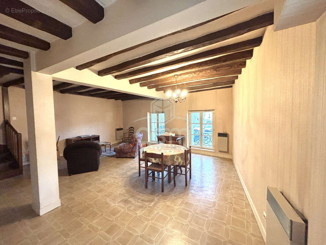 Appartement à VEIGNE